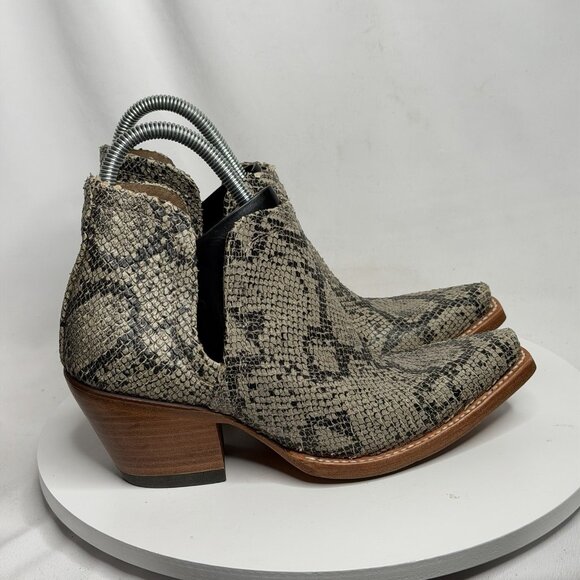 Ariat Women's Ankle Boots Size 6B Dixon Snip Toe Snake Print Western Booties - Picture 2 of 8